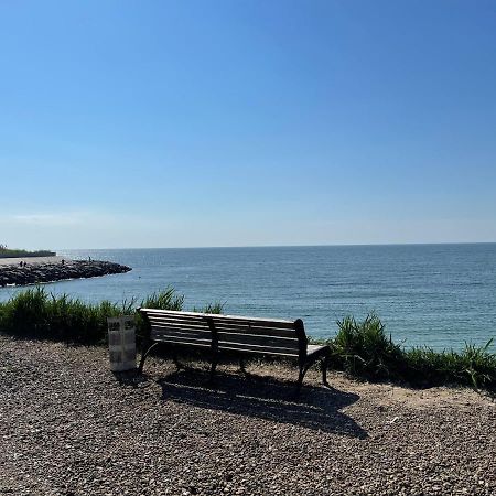 Уютная Квартира С Видом На Море Riviera City Apartment Fontanka Bagian luar foto